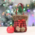 Rood en zwart geblokte kerstcadeautas met rand van imitatiebont en rode strik detail - Geblokt Zakje met Strik / Rood/Zwart Geruit