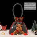 Grijze vilten kerstcadeautas met 3D rendierpop en handvat voor snoep en geschenken - Fluwelen Rendier Stijl / 35.5x22cm / Grijs