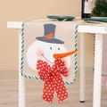 Feestelijke kersttafelloper met sneeuwpopmotief, rode strik en linnenachtige textuur - Sneeuwpop Tafelloper