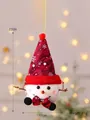 Zachte pluche kerstsneeuwpop hangende decoratie met rode sneeuwvlokmuts en strikje - Ei Sneeuwpop / Rood