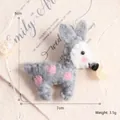 Handgefertigte graue Filz-Rentier-Weihnachtsdekoration mit rosa Punkten und weißem Gesicht - Geflecktes Reh / 1 Stück/Packung / Grau