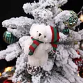 Weißer Plüschbär Weihnachtsbaumschmuck mit rot-grün gestreifter Mütze und Schal - Bär / 13cm / Weiß