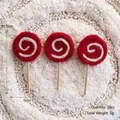 Dekorative rote Filz-Lutscher-Weihnachtsanhänger im 3er-Set mit weißen Spiralen - Lutscher - Rot / 3er-Pack