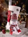 Grote gebreide kerstsok met 3D-sneeuwpop en geschenkdoosdecoratie, 48cm hoog, beige - Sneeuwpop met Cadeauzak