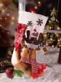 Grote witte gebreide kerstsok kerstversiering met 3D pluche rendier, maat 48x24cm - Rendier met Cadeauzak