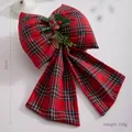 Große rot-blau karierte Weihnachtsschleife Deko mit Kiefernadeln und roten Beeren - 30cm Größe / Rot-Blauer Karo-Stil