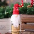 Funda festiva para botella de vino de gnomo rojo con gorro de reno y barba de pelo blanco - Estilo Gnome con Gorro de Renno / Rojo