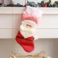 Grote decoratieve 3D Kerstman kerstkous cadeautas met zachte pluche details - Roze Kerstman