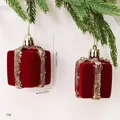 Rote Samt-Weihnachtsgeschenkbox-Anhänger mit Glitzer und Maßen 5.5x4cm Dekoration - 5.5x4x4cm
