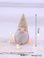Handgefertigter rosa Weihnachtszwerg mit goldener Strickmütze und warmen LED-Lichtern - Beiger Wichtel