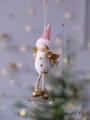 Süße rosa-weiße Weihnachts-Hängepuppe mit goldener Sternenverzierung - Rosa Engel mit Spitzer Mütze