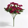 Vue détaillée d'un bouquet de marguerites violettes artificielles pour la décoration - Camomille à 7 Branches / Rose rouge