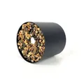 Detail eines schwarzen Topfbodens für Kunstpflanzen mit dekorativen Naturkieseln. - International Black Pot / Höhe 11cm Breite 12cm / Schwarz