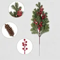 Ramo di pino natalizio artificiale con bacche rosse e pigne per decorazioni fai-da-te - Ago di pino a tre punte / 48cm