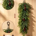 Swag di pino Norfolk artificiale da 62cm con bacche rosse per decoro natalizio - 62cm / Pino di Norfolk con bacche rosse