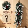 Ghirlanda artificiale di pino Norfolk da 62 cm con neve e bacche rosse - 62cm / Pino floccatto con bacche rosse