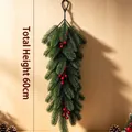 Künstlicher Weihnachts-Kiefernzweig mit roten Beeren, 60 cm Wanddekoration für Zuhause - Weihnachtsgrün mit roten Beeren