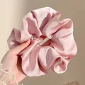 Elegante coletero de satén rosa extragrande con textura suave y sedosa para mujer - 18cm / Rosa