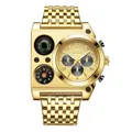 Vue détaillée de la montre Oulm dorée avec boussole, thermomètre et bracelet acier - Or Or