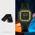 Montre carrée en silicone TOMI avec accents vert néon et boîte cadeau noire - Avec Boîte Cadeau / T023-4 (Noir/Vert Néon)