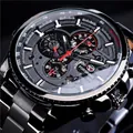 Gros plan détaillé de la montre mécanique automatique Forsining avec cadran multifonction - Bracelet Noir Cadran Noir
