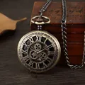 Montre à gousset rétro en bronze avec design de rouage évidé et chiffres romains - Bronze