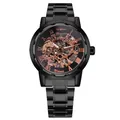 Primer plano del reloj mecánico de lujo Winner para hombre con correa de acero negro - Caja Negra Negro Interior Oro Rosa