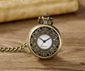 Vintage-Quarztaschenuhr mit hohlem Blumengehäuse und einem antiken Bronze-Finish - Blumen-Hohl-Stil (P903) / Bronze