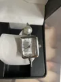 Elegante silberne rechteckige Quarzuhr mit einem großen Perlenarmreif in Schmuckbox - Quadratischer Perlenstil / Silber Weißes Zifferblatt