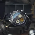 Gros plan d'une montre chronographe CILOA pour homme avec lunette tachymétrique. - Style Bracelet en Cuir Perforé Noir / Gris