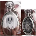 Vintage mechanische Taschenuhr aus Silber mit doppeltem Klappdeckel und feiner Gravurverzierung - Arabische Ziffern Zifferblatt Automatik Stil / Silber