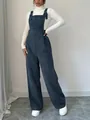 Detailansicht einer modernen, lockeren Damen-Cord-Latzhose mit geradem Bein in Grau. - S / Set / Dunkelblau