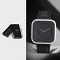Elegante orologio al quarzo minimalista TOMI con quadrante nero quadrato e cinturino in pelle - Cassa Argento Cinturino Nero (T093-3)