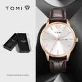 TOMI minimalistische Herren Quarzuhr mit braunem Lederarmband und Roségoldgehäuse - Herrenstil / Dunkelbraunes Armband Silbernes Zifferblatt