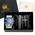Coffret cadeau montre Oulm argent pour homme avec bracelet cubain et collier croix - Ensemble Collier (9315) / Boîtier Argenté Cadran Bleu