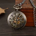 Vue détaillée d'une montre à gousset vintage en bronze avec cadran squelette - Style Mécanique Automatique / Bronze