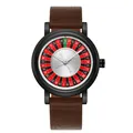 Vue de face d'une montre à quartz pour homme avec cadran de style roulette unique - Style Bracelet Marron Boîtier Noir Cadran Argent (QT918)