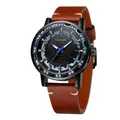 Primer plano de un reloj mecánico esqueleto para hombre con correa de cuero y detalles azul - Caja Negra Esfera Azul