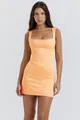 Sexy oranje bodycon mini-jurk met vierkante hals en gestructureerd tailleontwerp - XS / Dresses / Oranjegeel