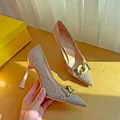 Elegante geweven stilettohakken met puntige neus en gouden gesp. - Maat 34 / 10 cm Hakhoogte (LQbz01-8) / Khaki