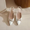Escarpins slingback élégants en cuir verni blanc à bout pointu avec boucle dorée chic - 38 / 5cm Blanc Cassé