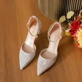 Elegantes sandalias de tacón alto con purpurina, punta fina y correa al tobillo en plata - 34 / Tacón de 5cm / Champán