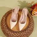 Μπεζ μυτερές γόβες slingback με λεπτό ψηλό τακούνι και ρυθμιζόμενο λουράκι. - 38 / Στυλ Λεπτό Τακούνι 5cm / Βερικοκί