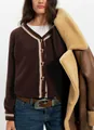 Elegante cárdigan de punto con botones y bloques de color marrón oscuro para mujer - S / Tops / Café