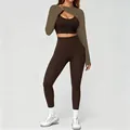 Nahtloses dreiteiliges Yoga-Set in Braun und Olivgrün für Outdoor-Laufen und Fitnessstudio - S / Set / Braun