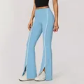 Hellblaue Schlag-Yogahose mit hoher Taille, weißer Paspelierung und Seitenschlitzen - Hellblau