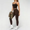 Nahtloses kaffeebraunes Yoga-Set mit Sport-BH und Leggings für Fitness und Training. - S / Oberteil Und Unterteil / Braun