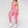 Lebhaftes rosa 3-teiliges nahtloses Yoga-Set mit Camisole, Leggings und Oberteil - S / Oberteil Und Unterteil / Rosa