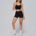 Ensemble de yoga noir sans couture avec soutien-gorge de sport et short taille haute - S / Haut Et Bas / Ensemble deux pièces / Noir