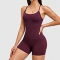 Combinaison de yoga moulante bordeaux avec col carré et fines bretelles réglables - Violet foncé